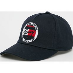 Tommy Jeans - Czapka. Czapki z daszkiem marki Tommy Jeans. Za 179.90 zł.