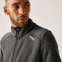 Polar męski rozsuwany Torrens. Czarne bluzy z polaru Regatta, m, bez wzorów, z polaru, bez kaptura. W wyprzedaży za 257.00 zł.