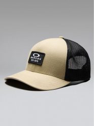 Oakley Czapka "Patch" w kolorze beżowo-czarnym rozmiar: onesize. Brązowe czapki z daszkiem Oakley, bez wzorów, z bawełny. Za 91.77 zł.