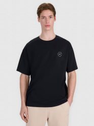 4F T-shirt oversize z nadrukiem męski - czarny M. Czarne t-shirty 4F, m, bez wzorów, z bawełny, bez kołnierzyka, bez ramiączek. Za 69.99 zł.