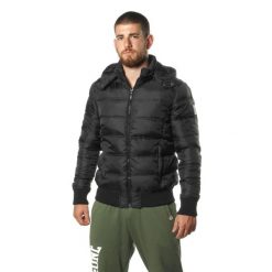 Kurtka puchowa z kaptur na co dzień na siłownię. Czarne kurtki LEONE 1947 APPAREL, bez wzorów, z poliesteru, bez kaptura. W wyprzedaży za 215.34 zł.