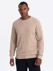 Męski melanżowy sweter ze strukturalnej dzianiny – piaskowy V3 OM-SWSW-0142 - XXL. Swetry nierozpinane Ombre Clothing, l, bez wzorów, z bawełny, bez kołnierzyka, bez ramiączek. W wyprzedaży za 89.99 zł.