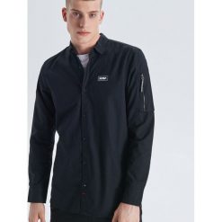 Koszula z kolekcji Nasa - Czarny. Koszule marki Cropp. Za 89.99 zł.