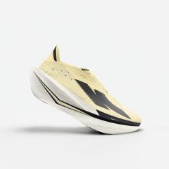 Buty do biegania męskie Kiprun Kipstorm Elite. Czarne buty do biegania KIPRUN, bez wzorów, bez zapięcia, do biegania. Za 899.96 zł.