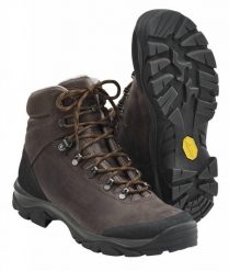 Średnie buty turystyczne Pinewood. Brązowe buty turystyczne Pinewood, bez wzorów, bez zapięcia, trekkingowe. Za 809.99 zł.