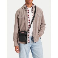 Saszetka Hunter. Czarne saszetki i nerki Hunter, bez wzorów. Za 129.99 zł.