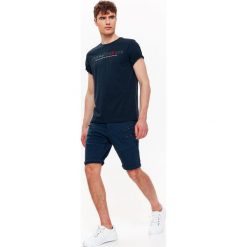 SZORTY MĘSKIE Z OZDOBNYMI SUWAKAMI. Szorty marki TOP SECRET. W wyprzedaży za 49.99 zł.