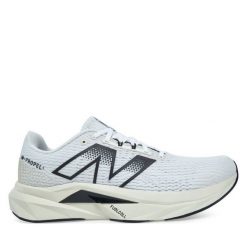 Buty do biegania New Balance. Białe buty do biegania New Balance, bez wzorów, bez zapięcia, do biegania. Za 399.99 zł.