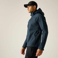 Męska wodoodporna kurtka softshell Arana z kapturem. Niebieskie kurtki Regatta, m, bez wzorów, z elastanu, z kapturem. W wyprzedaży za 329.99 zł.