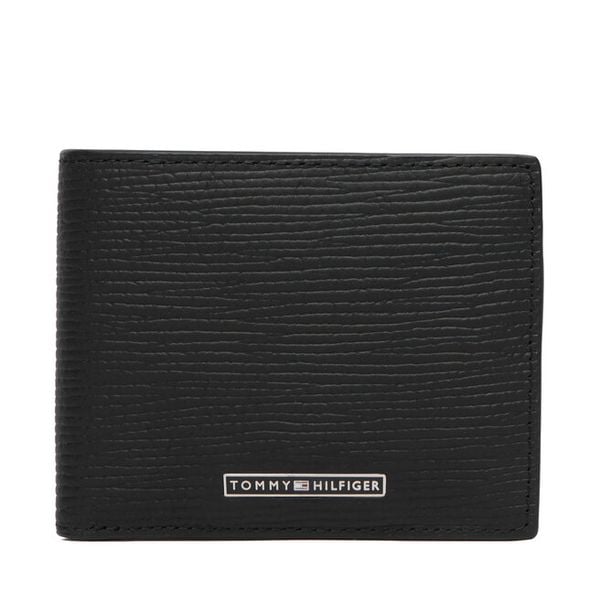 Portfel Tommy Hilfiger. Czarne portfele Tommy Hilfiger, bez wzorów. Za 249.99 zł.