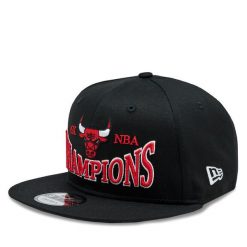 Czapka New Era. Czarne czapki zimowe New Era, bez wzorów. Za 219.99 zł.