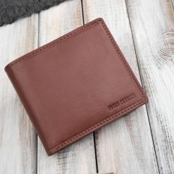 Poziomy portfel męski smukły w kolorze koniakowym Paolo Peruzzi AL-17-CG. Portfele Paolo Peruzzi, bez wzorów, ze skóry. Za 59.00 zł.