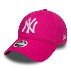 Czapka New Era League Essential 9Forty New York Yankees. Czerwone czapki zimowe New Era, bez wzorów. W wyprzedaży za 90.00 zł.