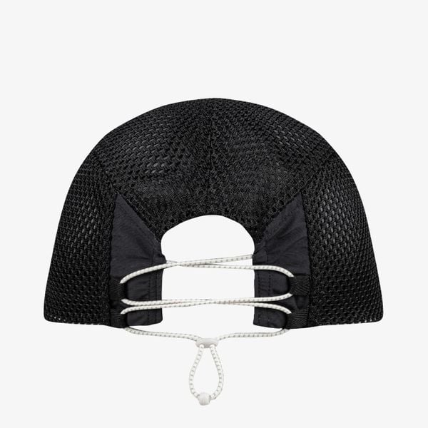 Czapka Buff 5 Panels Air Cap. Czarne czapki z daszkiem Buff, bez wzorów, z materiału. Za 153.99 zł.