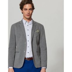 Marynarka z poszetką slim fit - Szary. Marynarki marki Reserved. W wyprzedaży za 59.99 zł.