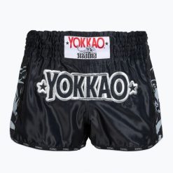 Spodenki treningowe meskie YOKKAO Original Muay Thai. Czarne krótkie spodenki sportowe YOKKAO, m, bez wzorów, z materiału. Za 269.99 zł.