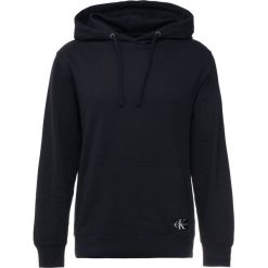 Calvin Klein Jeans MONOGRAM LOGO BADGE HOODIE Bluza z kapturem blue. Bluzy marki Calvin Klein Jeans. Za 459.00 zł.