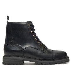 Trzewiki Clarks. Czarne botki sznurowane Clarks, bez wzorów, bez obcasa, bez zapięcia. Za 769.99 zł.
