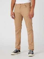 Wrangler Dżinsy - Slim fit - w kolorze beżowym rozmiar: W33/L34. Brązowe jeansy Wrangler, l. Za 246.45 zł.