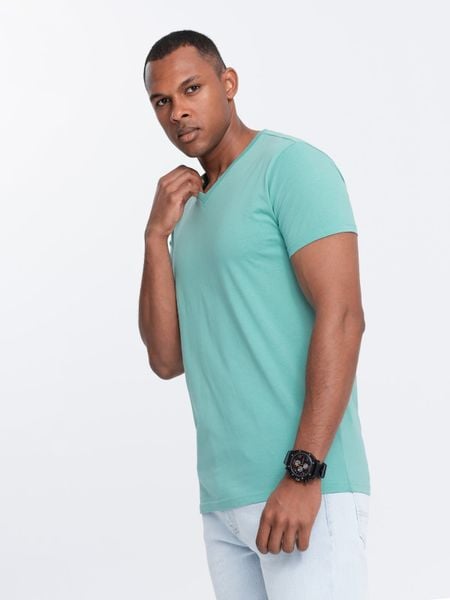 Męska klasyczna bawełniana koszulka z dekoltem w serek BASIC – turkusowa V15. Niebieskie t-shirty Ombre Clothing, m, bez wzorów, z bawełny, bez kołnierzyka, bez ramiączek. W wyprzedaży za 24.99 zł.
