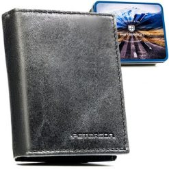 Pionowy, czarny portfel męski ze skóry naturalnej wyposażony w system RFID - Peterson. Czarne portfele Peterson, bez wzorów, ze skóry. Za 59.99 zł.