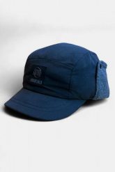 Czapka typu „trapper” dla dorosłych, unisex, z podszewką z polaru – kruczoczarna. Czarne czapki z daszkiem AFTER ESSENTIALS, na zimę, z aplikacjami, z polaru. Za 87.50 zł.