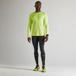 Koszulka do biegania z długim rękawem męska Kiprun Run 500. Zielone bielizna termoaktywna KIPRUN, na jesień, m, bez wzorów, z materiału, bez ramiączek, do biegania. Za 99.99 zł.