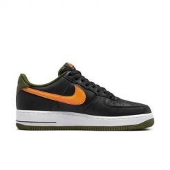 Buty do chodzenia męskie Nike Air Force 1 07 LV8. Czarne buty sportowe casual Nike, bez wzorów, z gumy, bez zapięcia, nike air force. Za 924.00 zł.