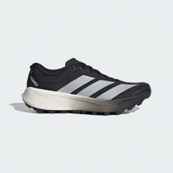 Buty do biegania w terenie Terrex Agravic 4. Białe buty do biegania Adidas, bez wzorów, bez zapięcia, do biegania. Za 599.00 zł.