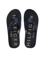 Tommy Hilfiger Japonki Massage Beach Sandal FM0FM06006 Granatowy. Niebieskie japonki Tommy Hilfiger, bez wzorów, z materiału. Za 189.99 zł.