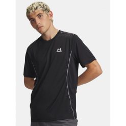 Koszulka męska Under Armour Tech Sport Short Sleeve. Czarne t-shirty sportowe Under Armour, bez wzorów, bez ramiączek, na fitness i siłownię. Za 109.99 zł.