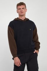 Sweter męski z wełny EMPORIO ARMANI. Swetry nierozpinane Emporio Armani, m, bez wzorów, z wełny, bez kołnierzyka, bez ramiączek. Za 1,449.00 zł.