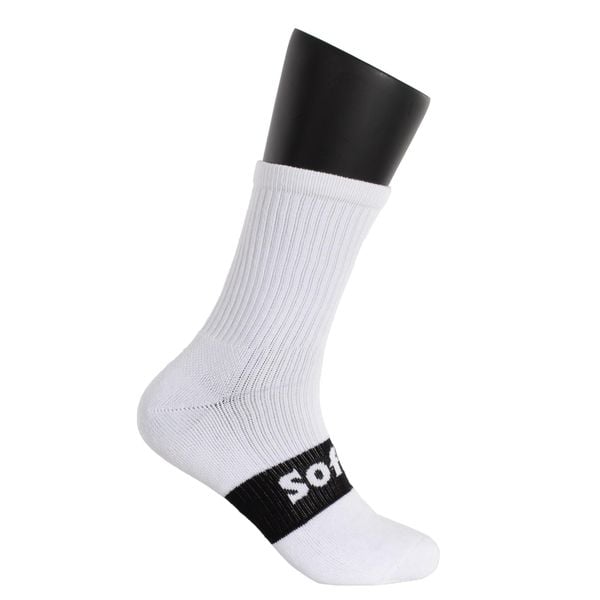 2514 Softee Elemental - skarpetki mid-calf 35-38 biało-czarne. Białe skarpety 2117 OF SWEDEN, bez wzorów, z bawełny. Za 127.99 zł.