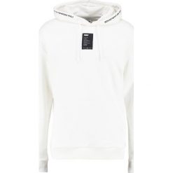Puma BADGE GRAPHIC RELAXED FIT Bluza z kapturem vaporous gray. Bluzy z kapturem marki Puma, m, z bawełny, z kapturem. W wyprzedaży za 215.20 zł.
