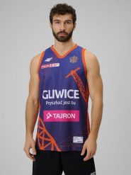 4F Koszulka meczowa replika wyjazdowa z sezonu 2025/26 męska 4F x GTK Gliwice - granatowa XL. Niebieskie bezrękawniki 4F, l, bez wzorów, z materiału, bez kołnierzyka, bez ramiączek. Za 219.99 zł.