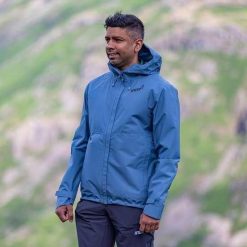 Kurtka przeciwdeszczowa męska Inov-8 Trailshell Jacket. Niebieskie kurtki Inov-8, l, bez wzorów, bez kaptura. Za 728.99 zł.