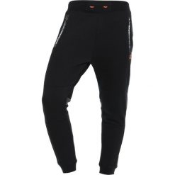 Superdry GYM TECH STRIPE JOGGER Spodnie treningowe black/ash granite. Spodnie treningowe długie marki Superdry. Za 339.00 zł.