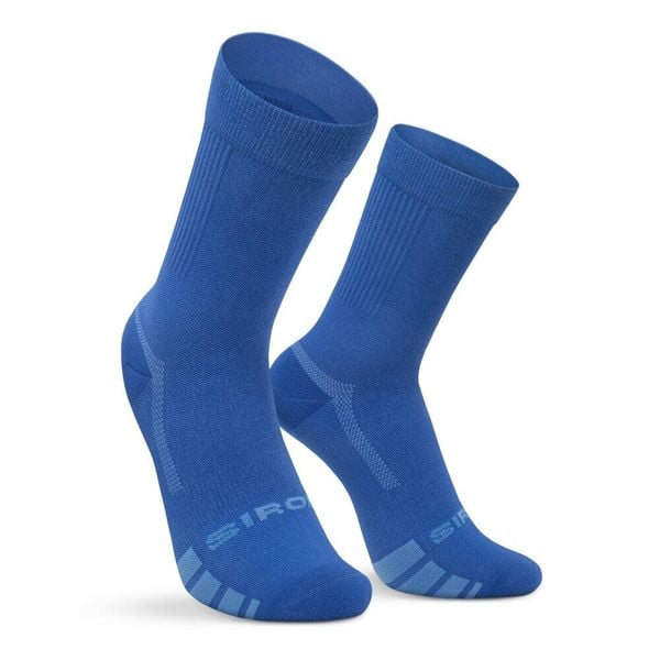 Skarpetki gravel Kolarstwo Siroko GS1 Blue. Niebieskie skarpety SIROKO, bez wzorów, z elastanu. Za 71.00 zł.