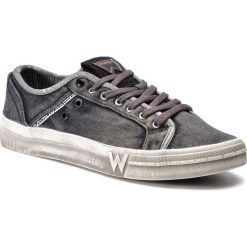 Tenisówki WRANGLER - Sniper Washed WM91131A Grey 055. Trampki marki Wrangler. W wyprzedaży za 179.00 zł.