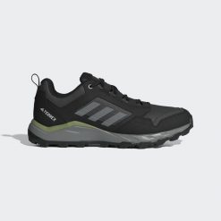 Buty Tracerocker 2.0 Trail Running. Czarne buty do biegania Adidas, bez wzorów, z materiału, bez zapięcia, do biegania. Za 399.00 zł.