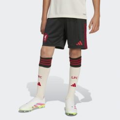 Szorty wyjazdowe Liverpool FC 25/26. Czarne szorty Adidas, bez wzorów, sportowe. Za 179.00 zł.