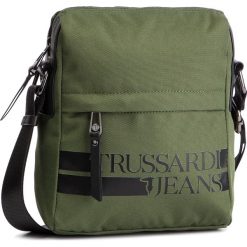 Saszetka TRUSSARDI JEANS - Turati Free 71B00142 Green/Black G150. Zielone saszetki i nerki TRUSSARDI JEANS, bez wzorów, z jeansu, bez dodatków. W wyprzedaży za 249.00 zł.