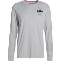 Nike Performance DRY TEE LEBRON Koszulka sportowa atmosphere grey/sea coral. Koszulki z długim rękawem Nike Performance. Za 149.00 zł.