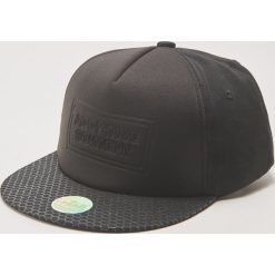 Czapka snapback - Czarny. Czapki z daszkiem marki House. Za 29.99 zł.