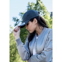 Czapka Flexfit low profile cotton twill. Niebieskie czapki z daszkiem FLEXFIT, bez wzorów, z bawełny. Za 64.00 zł.