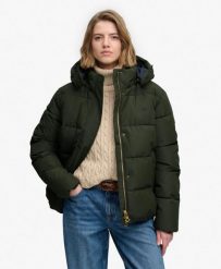 Superdry Premium Kurtka pikowana z kapturem – Wypełnienie z recyklingu –. Zielone kurtki Superdry, na zimę, bez wzorów, z kapturem. Za 651.60 zł.