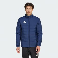 Lekka kurtka Entrada26. Białe kurtki do biegania Adidas, bez wzorów, bez kaptura, do biegania. Za 351.55 zł.