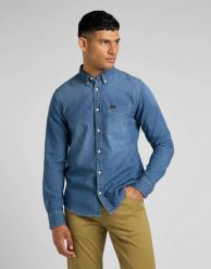 LEE BUTTON DOWN MĘSKA KOSZULA JEANSOWA TIDE BLUE L880CUQK 112322534. Niebieskie koszule Lee, l, bez wzorów, z jeansu, bez kołnierzyka, bez ramiączek. Za 159.99 zł.