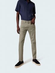 Pierre Cardin Spodnie w kolorze oliwkowym rozmiar: W33/L30. Zielone spodnie materiałowe Pierre Cardin, l, z aplikacjami, z materiału, klasyczne. Za 180.49 zł.