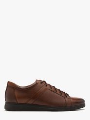 Brązowe półbuty męskie sznurowane JAY. Brązowe eleganckie półbuty Ryłko, bez wzorów, ze skóry, bez obcasa, bez zapięcia. W wyprzedaży za 329.99 zł.